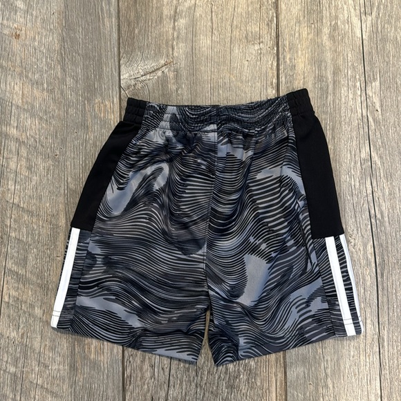 Adidas shorts - Picture 3 of 3